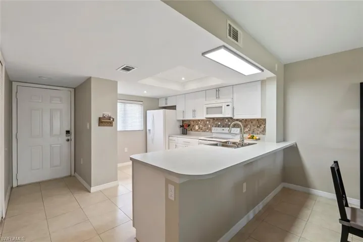 138  Cypress E WAY, Naples, FL 34110