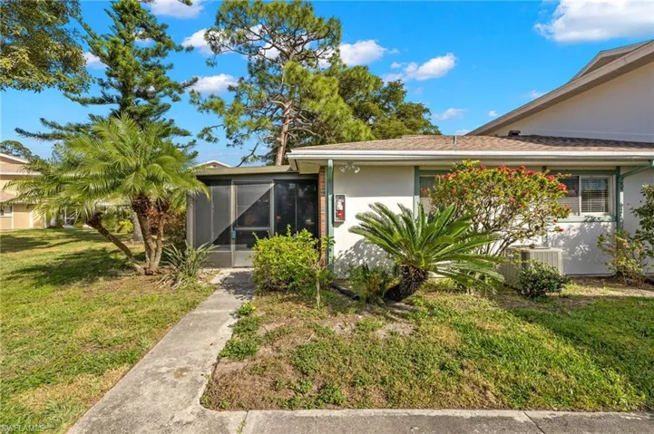 5831  Vancouver  CIR, Fort Myers, FL 33907