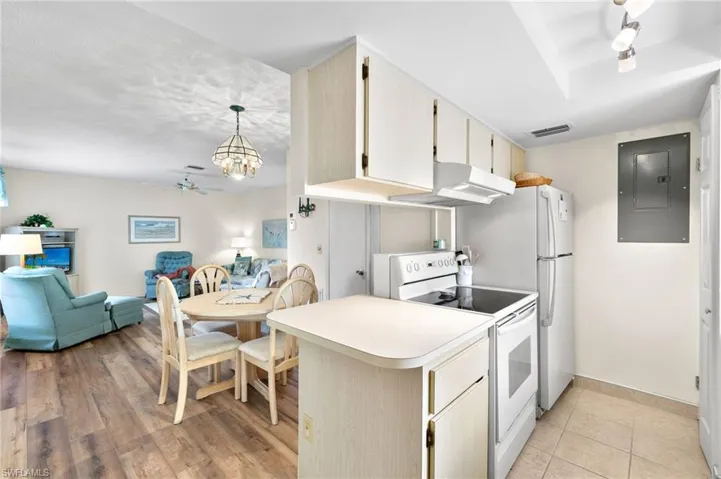 5831  Vancouver  CIR, Fort Myers, FL 33907