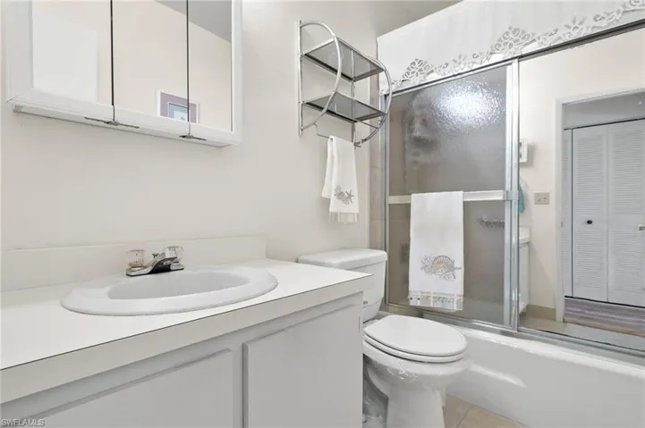 5831  Vancouver  CIR, Fort Myers, FL 33907