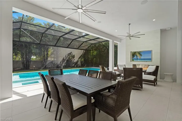 6826  Mangrove  AVE, Naples, FL 34109