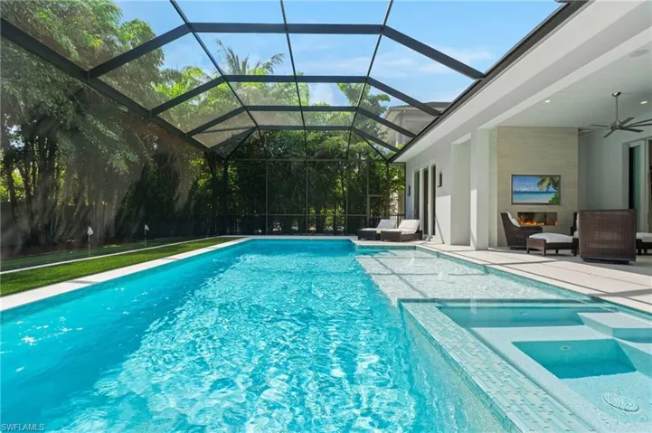 6826  Mangrove  AVE, Naples, FL 34109
