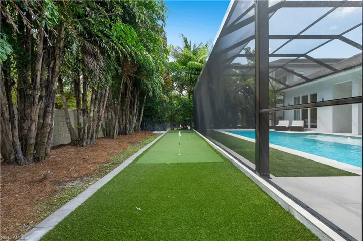 6826  Mangrove  AVE, Naples, FL 34109