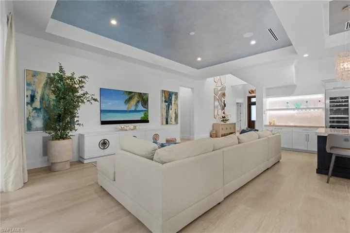 6826  Mangrove  AVE, Naples, FL 34109