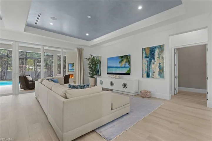 6826  Mangrove  AVE, Naples, FL 34109