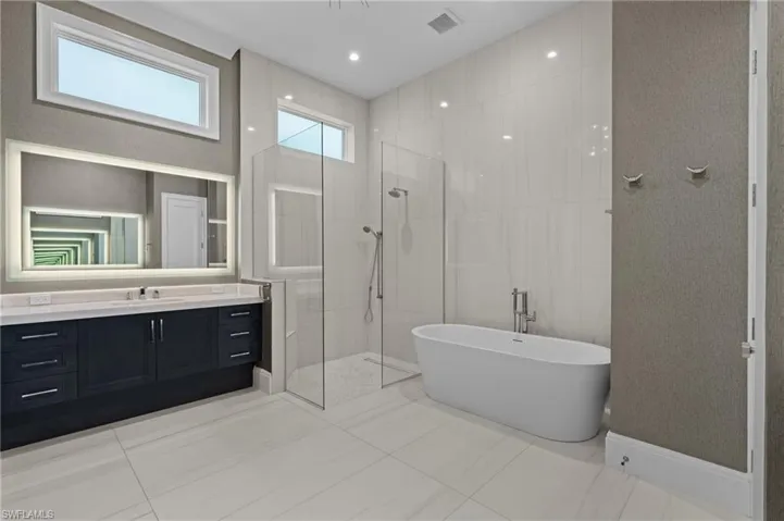 6826  Mangrove  AVE, Naples, FL 34109
