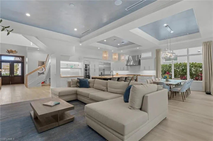 6826  Mangrove  AVE, Naples, FL 34109