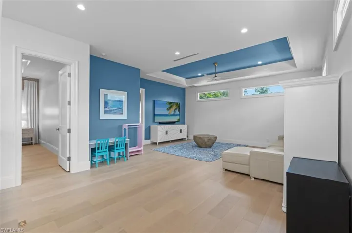 6826  Mangrove  AVE, Naples, FL 34109