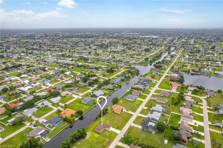 Birds eye view of property