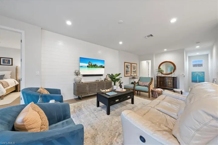 2554  Seychelles  DR, Naples, FL 34112