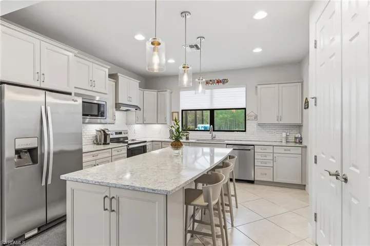 10947 Glenhurst St, Fort Myers, Florida 33913