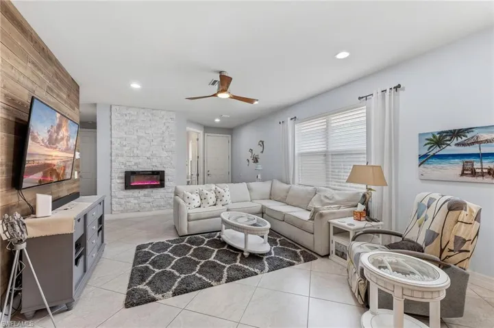 10947 Glenhurst St, Fort Myers, Florida 33913