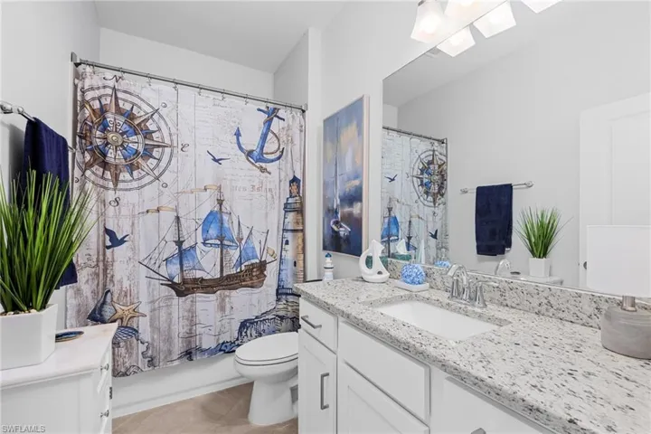 Guest Bathroom with tub-shower