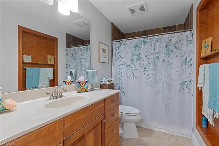 2569 Outrigger Ln, Naples, Florida 34104