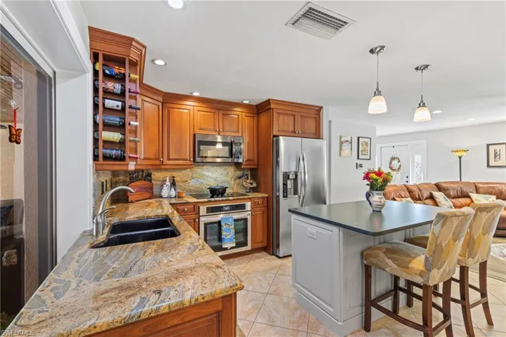 2569 Outrigger Ln, Naples, Florida 34104
