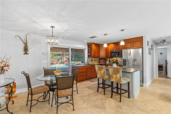 2569 Outrigger Ln, Naples, Florida 34104