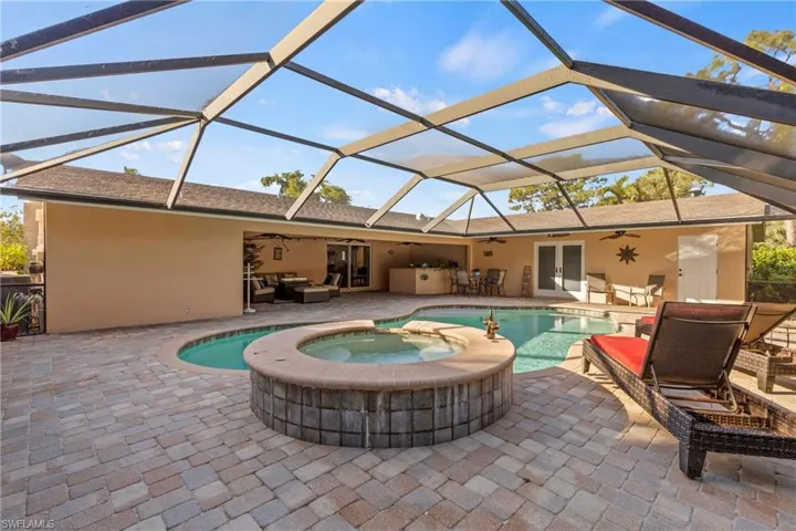 2569 Outrigger Ln, Naples, Florida 34104