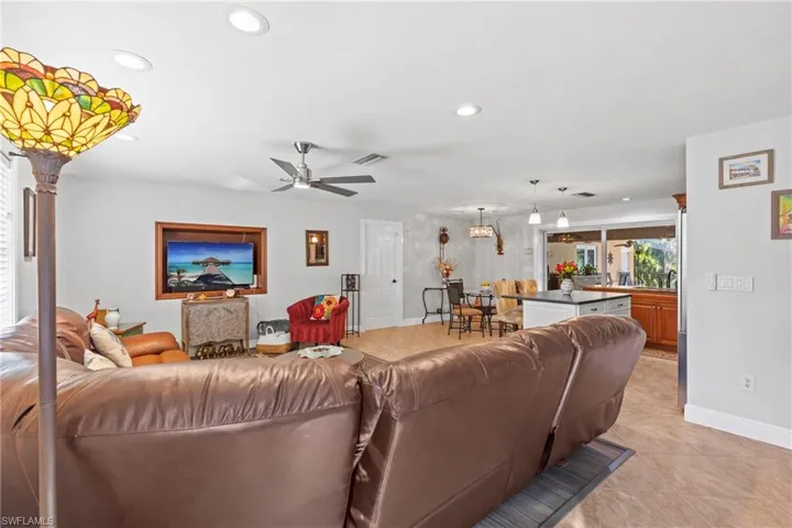 2569 Outrigger Ln, Naples, Florida 34104
