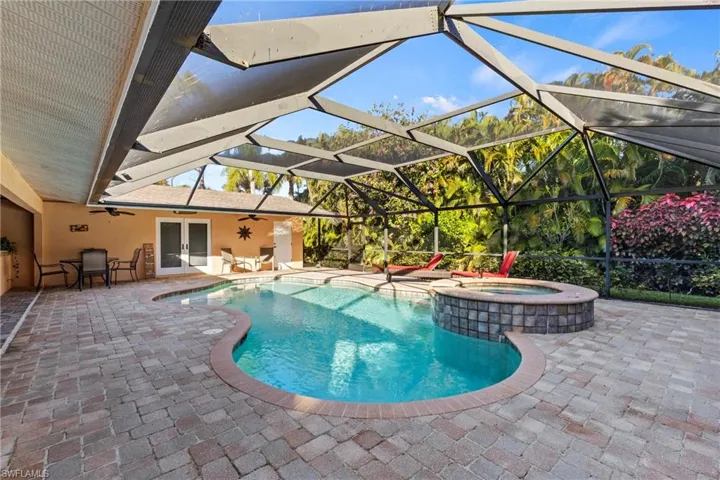 2569 Outrigger Ln, Naples, Florida 34104
