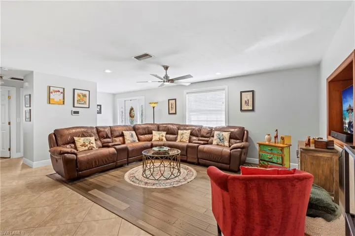 2569 Outrigger Ln, Naples, Florida 34104