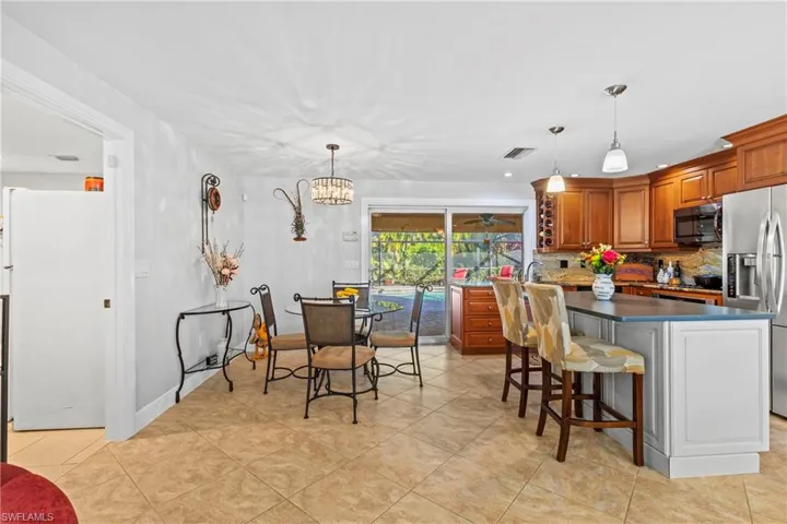 2569 Outrigger Ln, Naples, Florida 34104