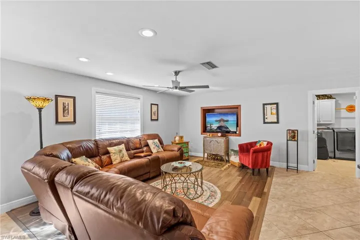 2569 Outrigger Ln, Naples, Florida 34104