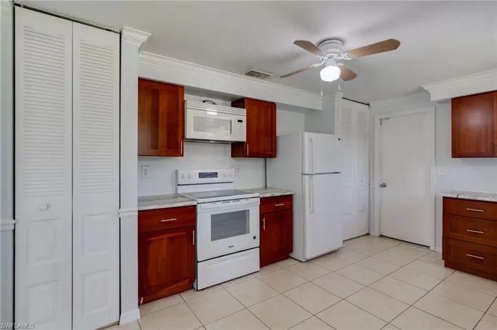 8484 Cypress Dr N, Fort Myers, Florida 33967