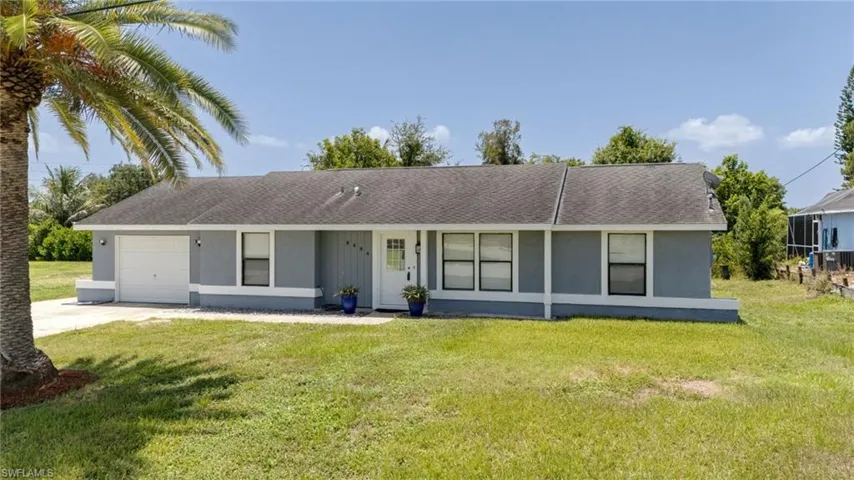 8484 Cypress Dr N, Fort Myers, Florida 33967