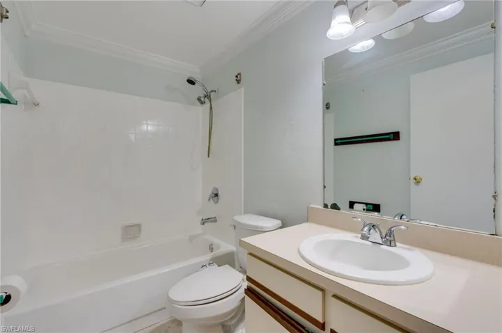 8484 Cypress Dr N, Fort Myers, Florida 33967