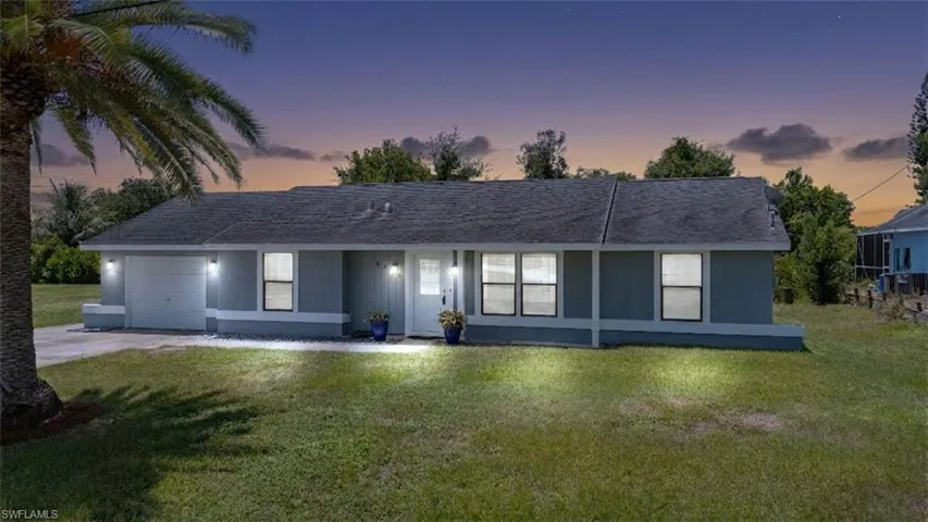 8484 Cypress Dr N, Fort Myers, Florida 33967