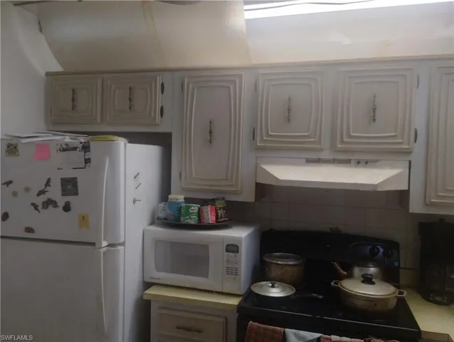 2831 Somerset Dr E 109, Lauderdale Lakes, Florida 33341
