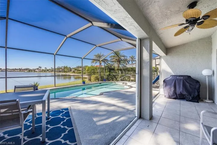 Plenty of room for entertaining in the screened in lanai