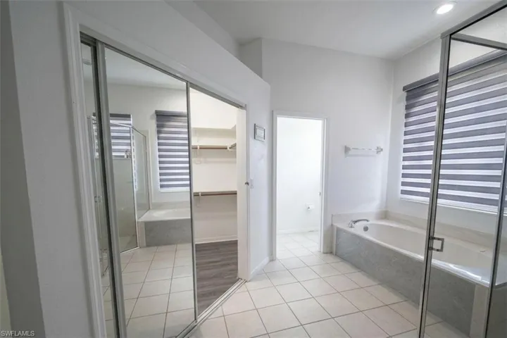 3935 10th Ave Ne, Naples, Florida 34120