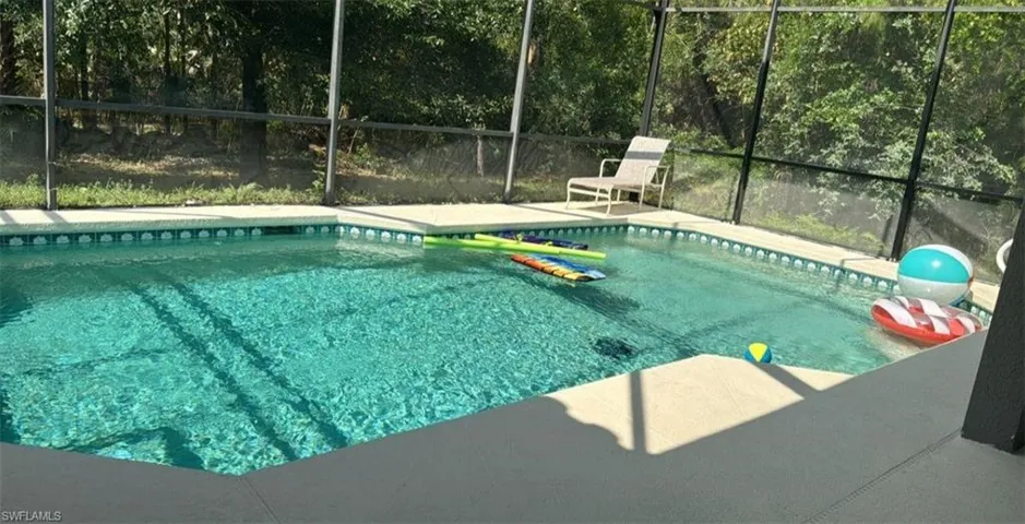 3935 10th Ave Ne, Naples, Florida 34120