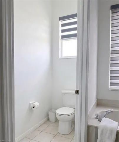 3935 10th Ave Ne, Naples, Florida 34120