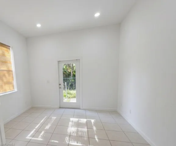 3935 10th Ave Ne, Naples, Florida 34120