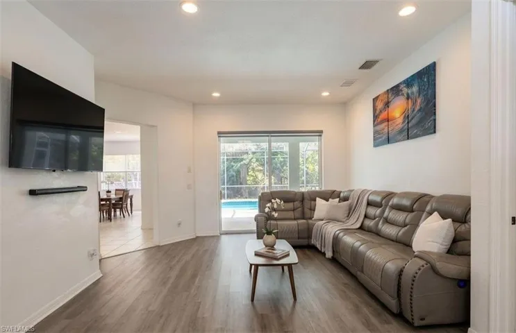 3935 10th Ave Ne, Naples, Florida 34120