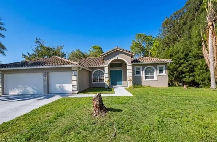 3935 10th Ave Ne, Naples, Florida 34120