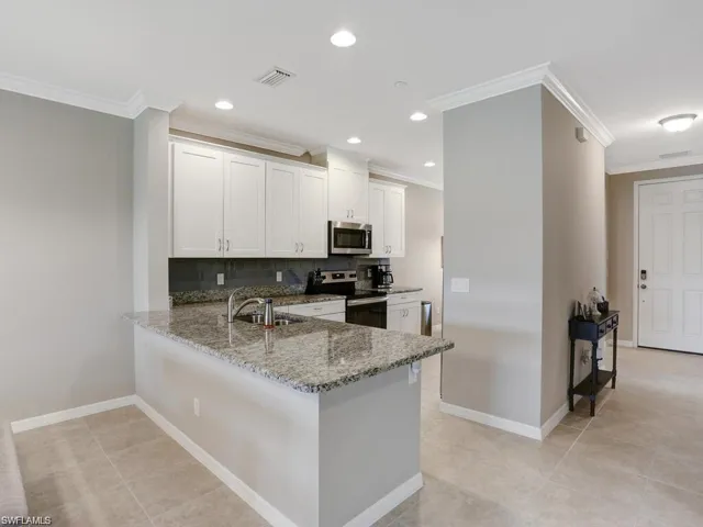9378 Pocida Ct 101, Naples, Florida 34119