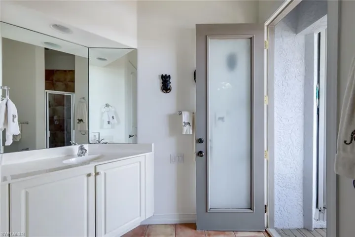Guest Bath/Pool Bath