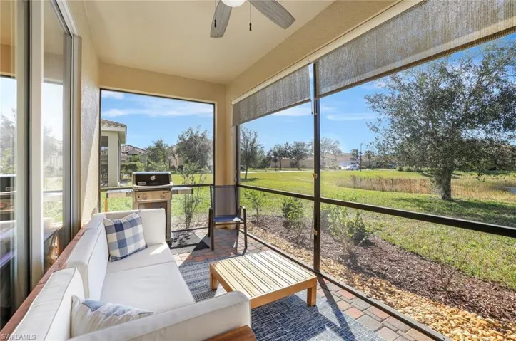 Sunroom with ceiling fan