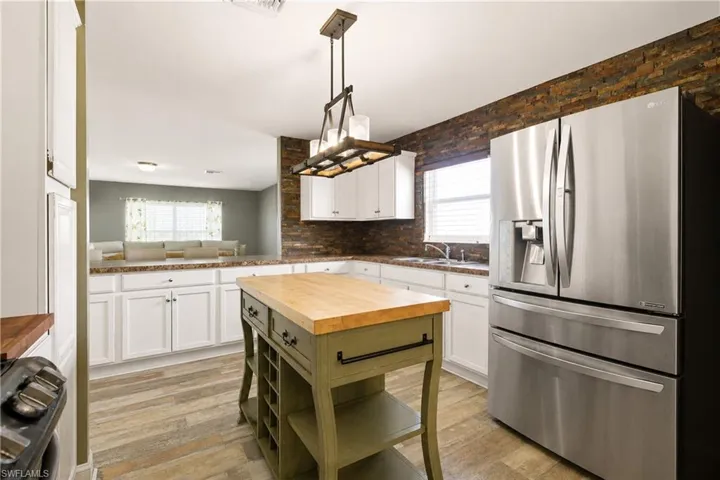10365 Canal Brook Ln, Lehigh Acres, Florida 33936