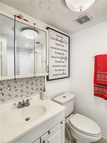 4625 Bayshore Dr D8, Naples, Florida 34112