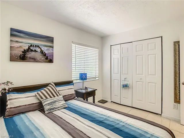 4625 Bayshore Dr D8, Naples, Florida 34112