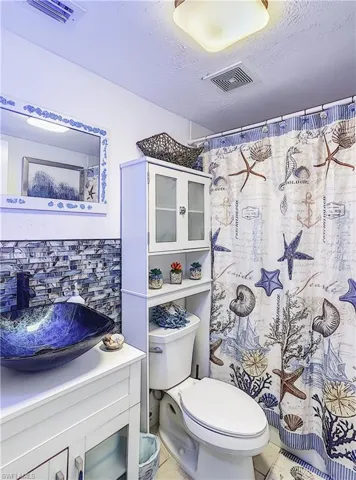 4625 Bayshore Dr D8, Naples, Florida 34112
