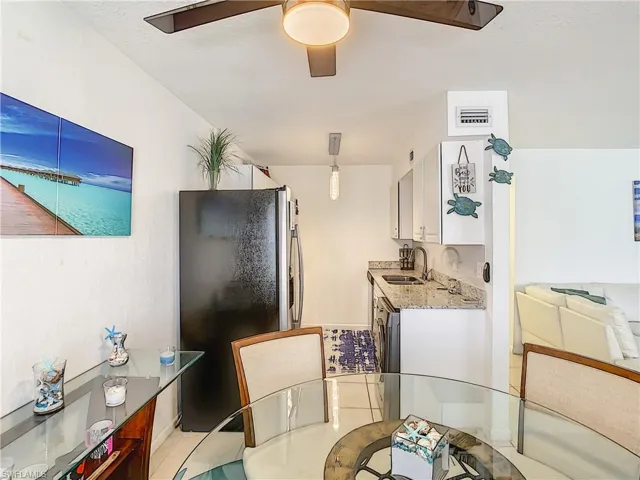 4625 Bayshore Dr D8, Naples, Florida 34112