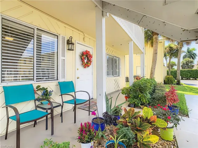 4625 Bayshore Dr D8, Naples, Florida 34112