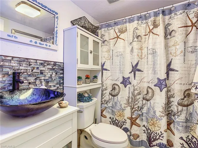 4625 Bayshore Dr D8, Naples, Florida 34112