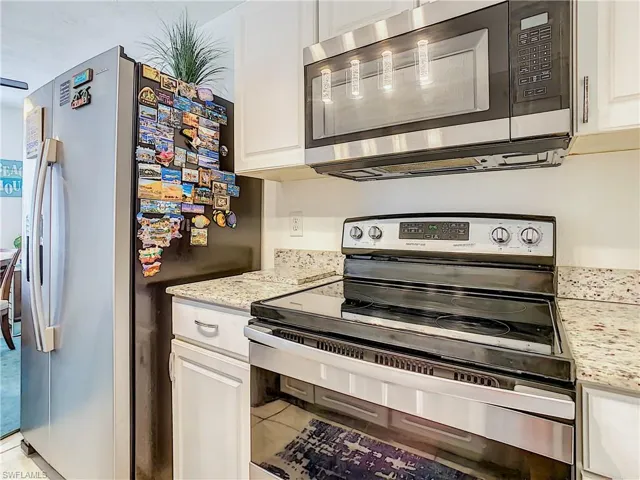 4625 Bayshore Dr D8, Naples, Florida 34112