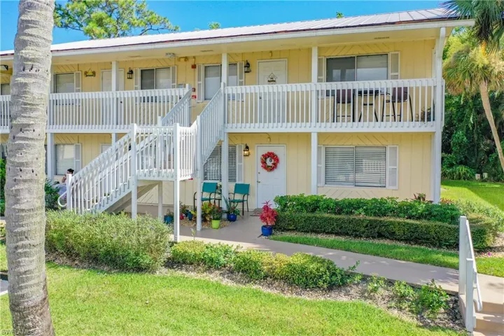 4625 Bayshore Dr D8, Naples, Florida 34112